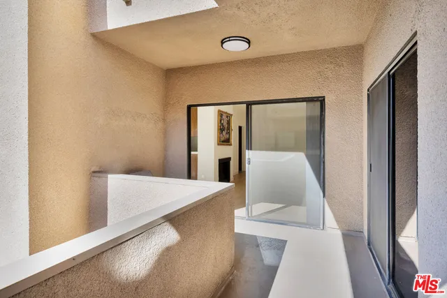 $4,350 | 1727 South Bentley Avenue, Unit 205, Los Angeles, CA 90025