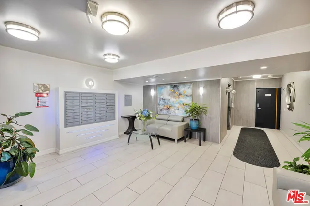 $4,350 | 1727 South Bentley Avenue, Unit 205, Los Angeles, CA 90025