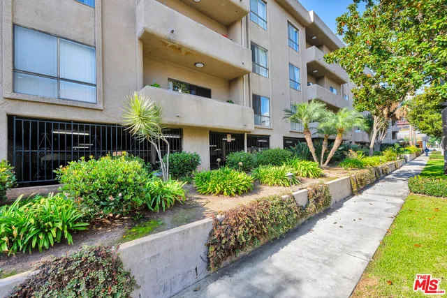 $4,350 | 1727 South Bentley Avenue, Unit 205, Los Angeles, CA 90025