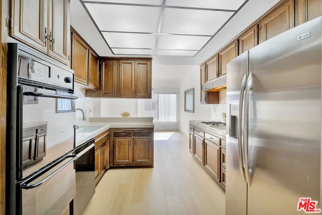 $4,350 | 1727 South Bentley Avenue, Unit 205, Los Angeles, CA 90025