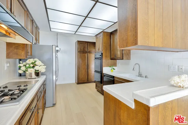 $4,350 | 1727 South Bentley Avenue, Unit 205, Los Angeles, CA 90025