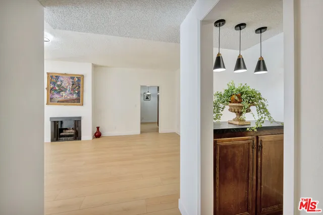 $4,350 | 1727 South Bentley Avenue, Unit 205, Los Angeles, CA 90025