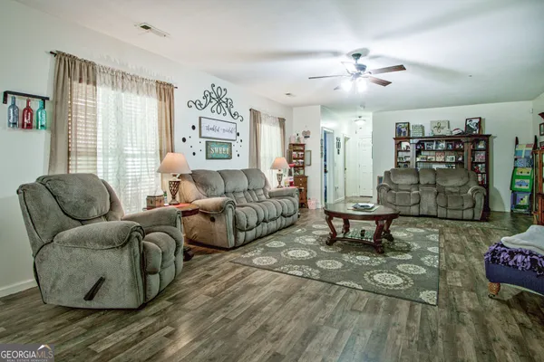 $890,000 | 967 Tope Road, Sharpsburg, GA 30277