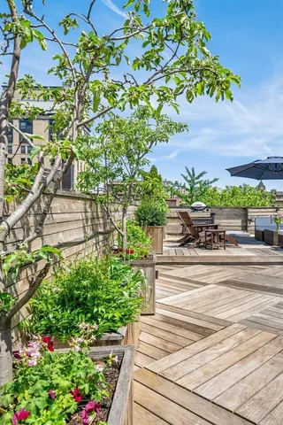 $1,175,000 | 203 West 102nd Street, Unit 5R | Upper West Side