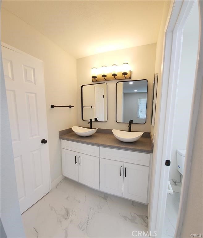 10160 Medallion Place Riverside, CA 92503 - Photo 12 of 29