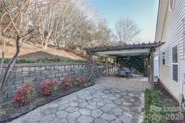 $1,975 | 110 Pratt Street, Belmont, NC 28012