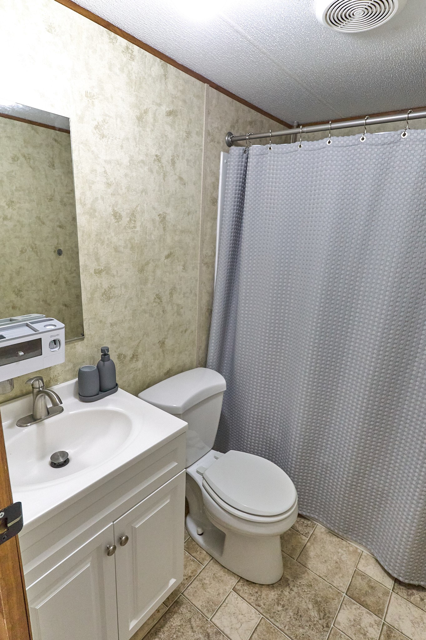 1003 Nunez Street Beasley, TX 77417 - Photo 16 of 22 Secondary Bathroom