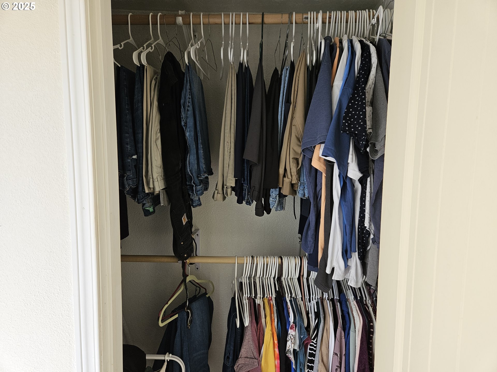 1040 Southeast 6th Avenue Albany, OR 97321 - Photo 18 of 48 a view of walk in closet with clothes