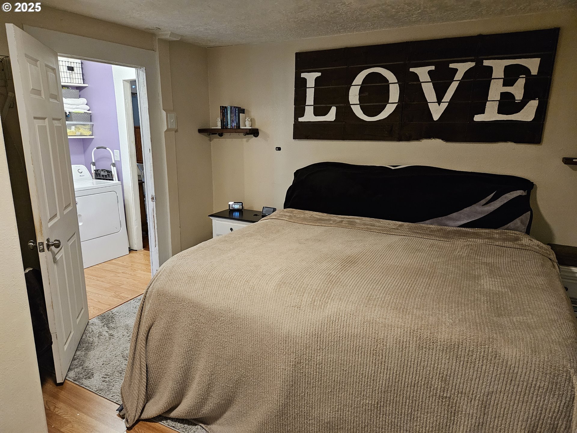 1040 Southeast 6th Avenue Albany, OR 97321 - Photo 21 of 48 a bedroom with a bed and a dresser