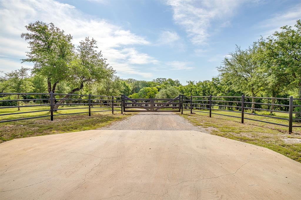 227 Rock Springs Road Weatherford, TX 76088 - Photo 4 of 40