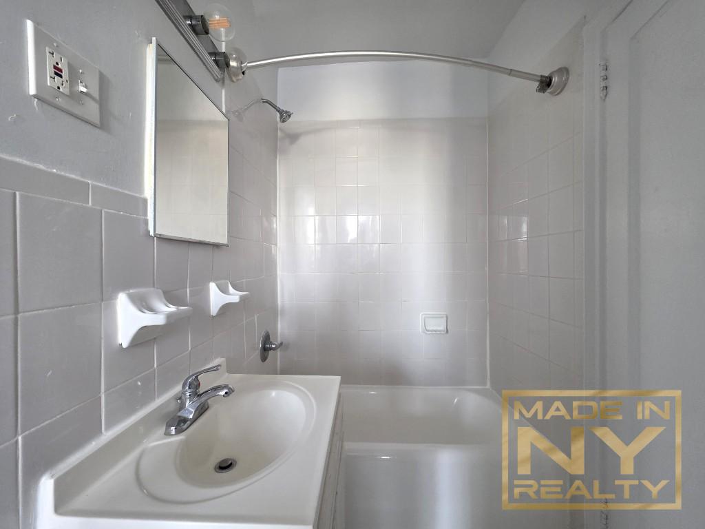 122-20 Ocean Prom, Unit 3F Queens, NY 11694 - Photo 4 of 10 Photo 4