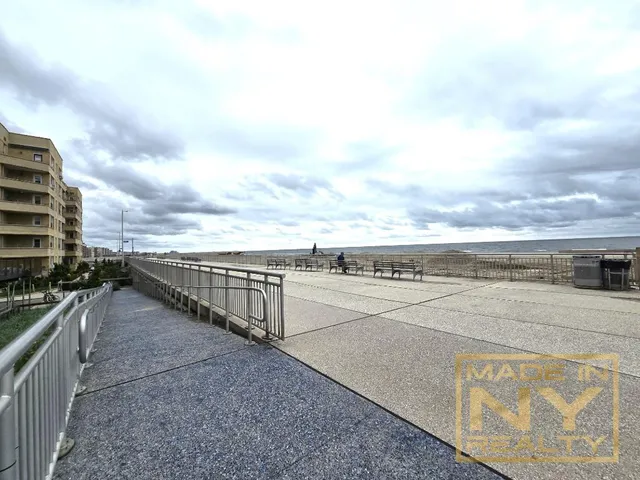 $2,400 | 122-20 Ocean Prom, Unit 3F | Rockaway Park