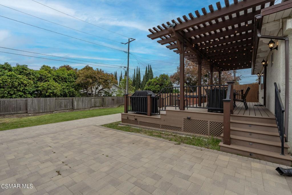 75 Neish Street Camarillo, CA 93010 - Photo 40 of 42 a view of a backyard
