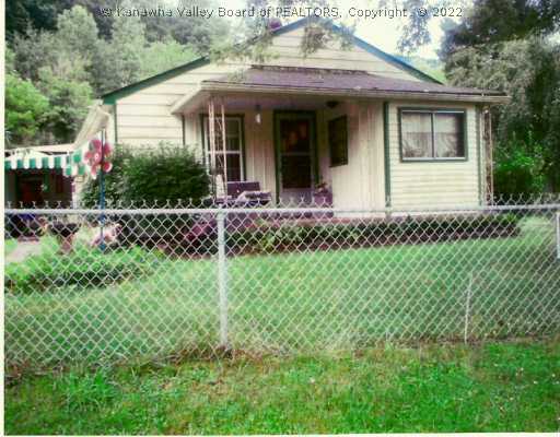 182 Limestone Road Charleston, WV 25312 - Photo 1 of 7 Exterior Front.