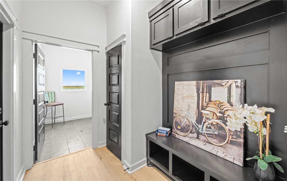 1517 Fenner Ranch Corpus Christi, TX 78415 - Photo 28 of 34 a view of a livingroom with furniture