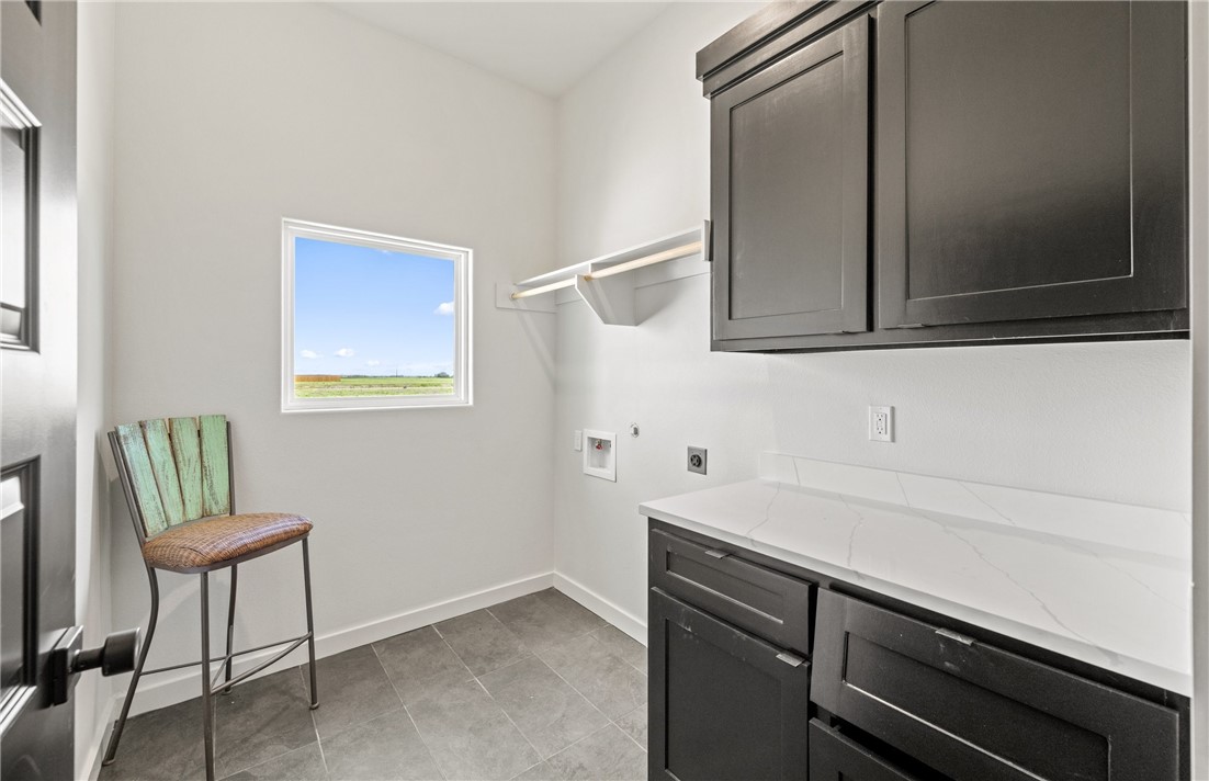 1517 Fenner Ranch Corpus Christi, TX 78415 - Photo 29 of 34 a bathroom with a sink and a mirror