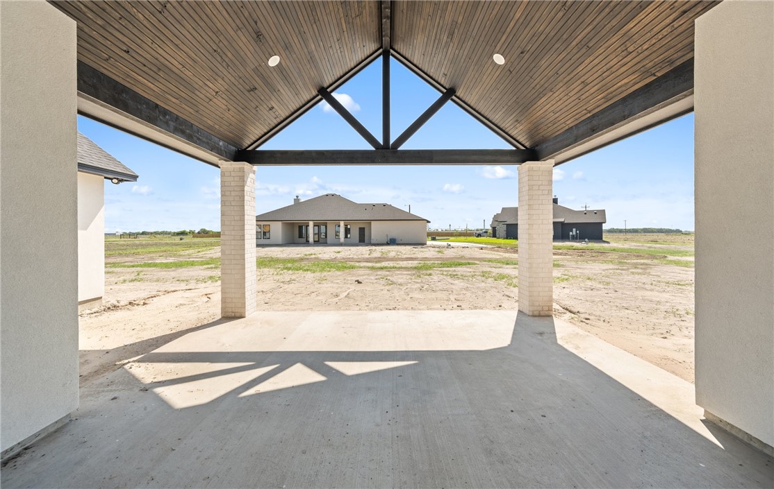 1517 Fenner Ranch Corpus Christi, TX 78415 - Photo 30 of 34 a view of an ocean & kitchen