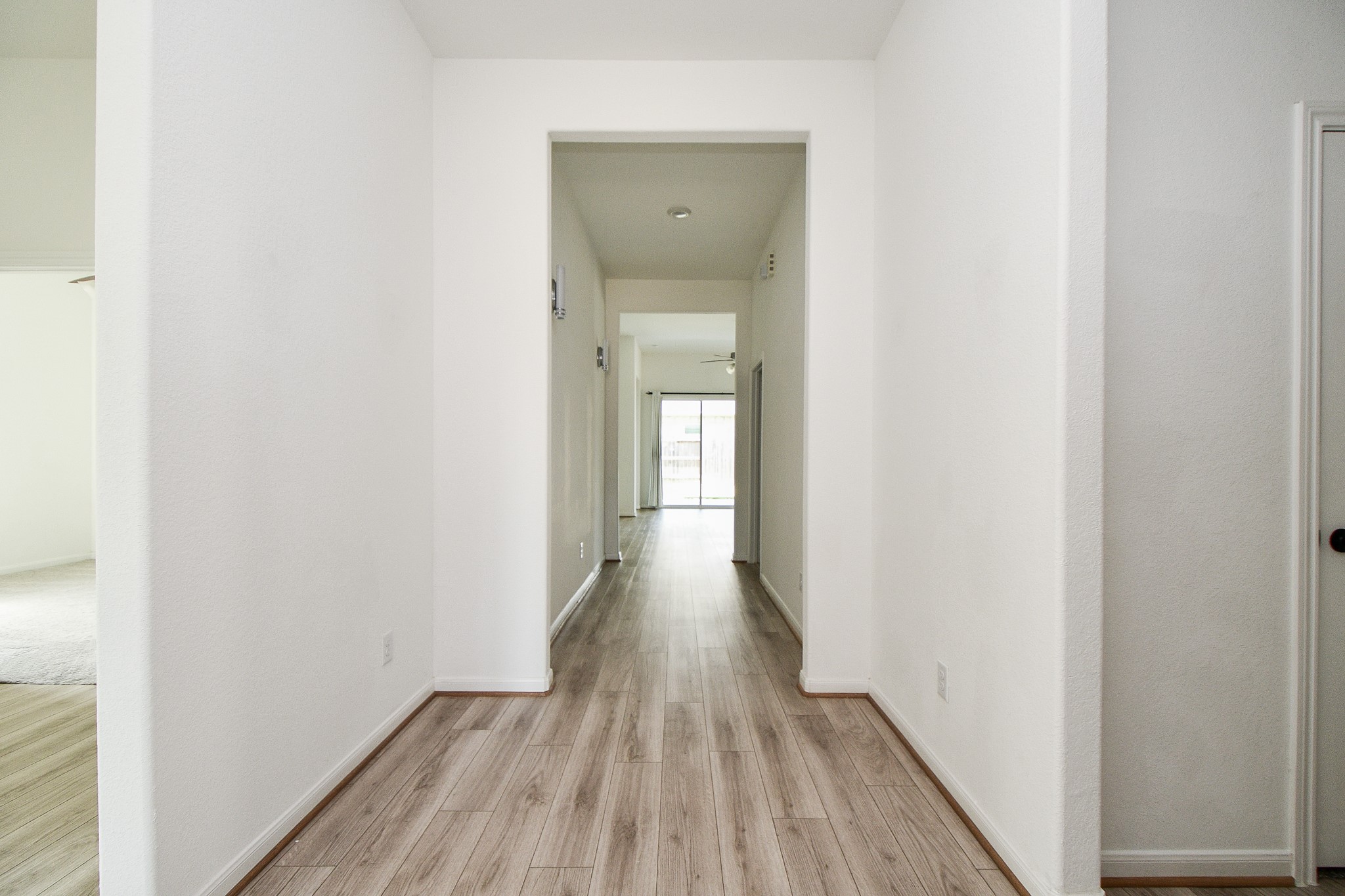 8215 Longear Lane Rosenberg, TX 77469 - Photo 4 of 23 Foyer