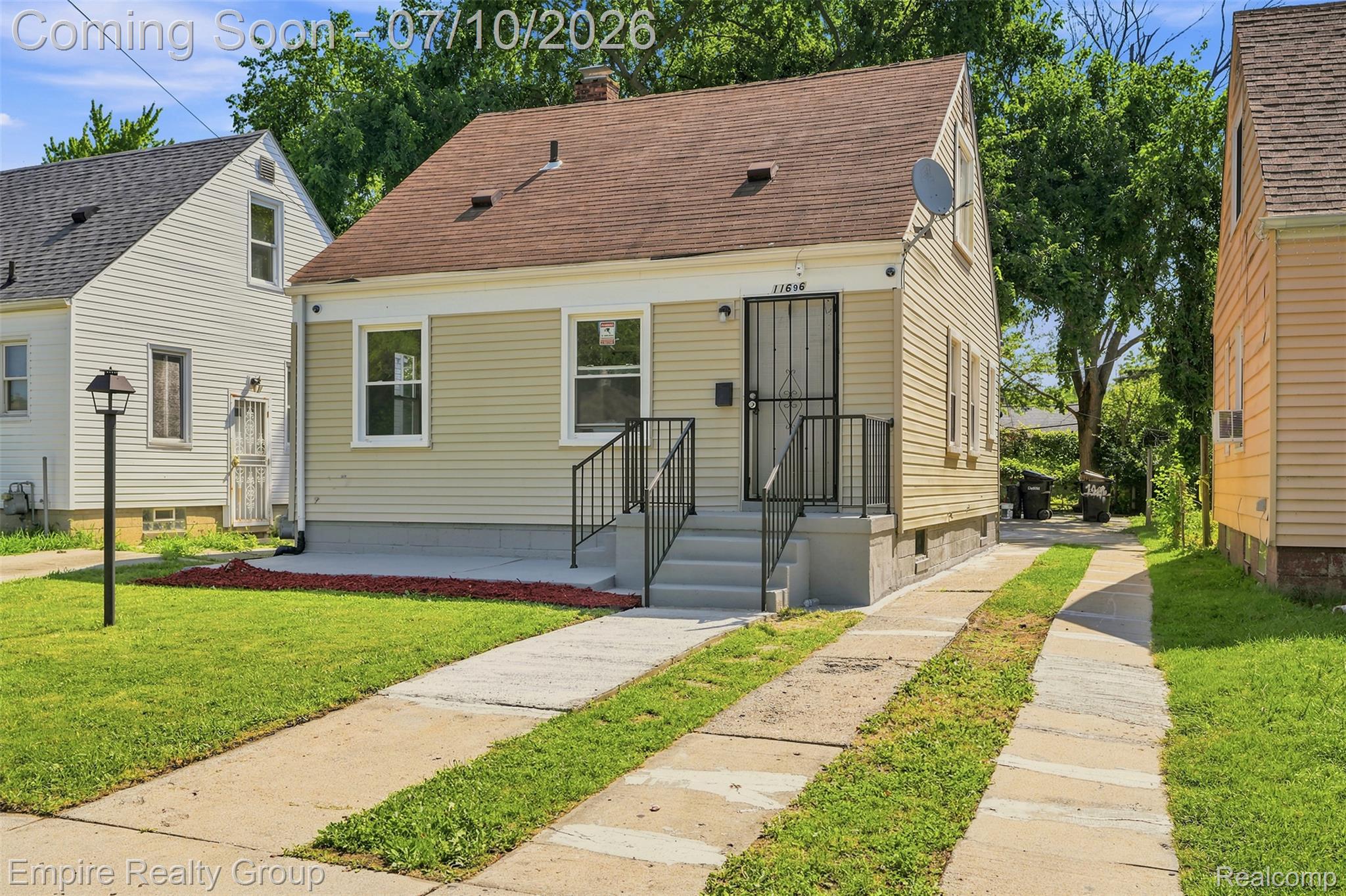 11696 Fielding Street Detroit, MI 48228 - Photo 2 of 21 004.jpg
