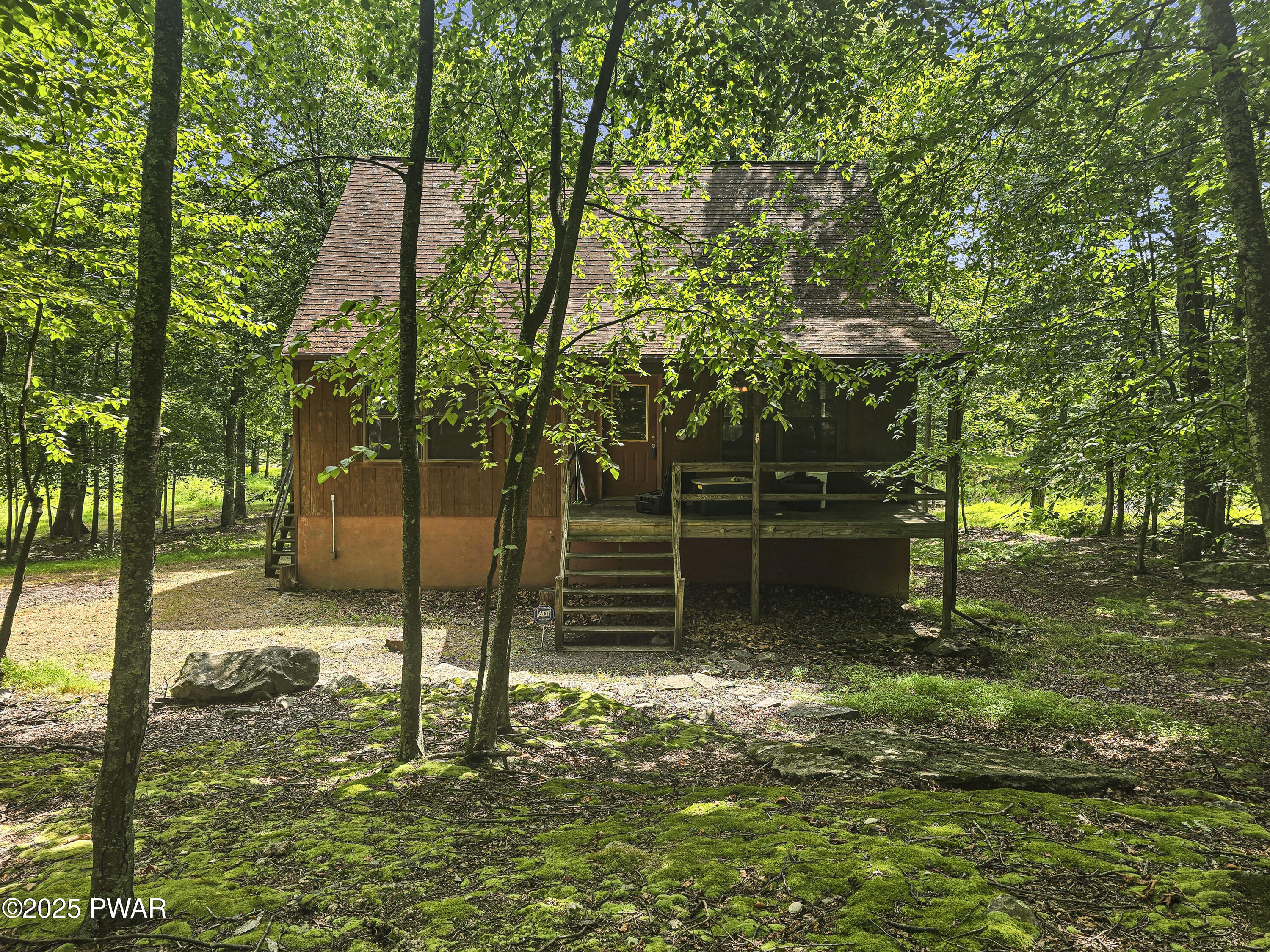 373 Hummingbird Trail Bushkill, PA 18324 - Photo 1 of 32 Main
