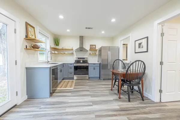 $1,095 | 1029 Fish Hatchery Road, Unit B, Huntsville, TX 77320