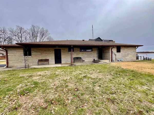 $575,000 | 2922 South Country Club Drive South, Rochester, IN 46975