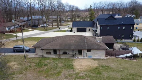 $575,000 | 2922 South Country Club Drive South, Rochester, IN 46975