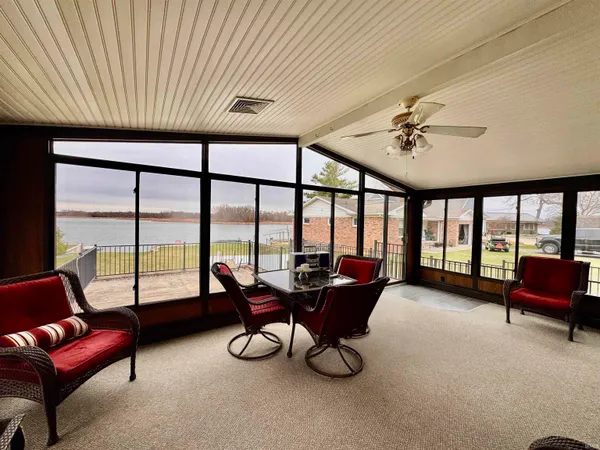 $575,000 | 2922 South Country Club Drive South, Rochester, IN 46975