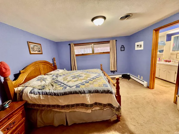 $575,000 | 2922 South Country Club Drive South, Rochester, IN 46975