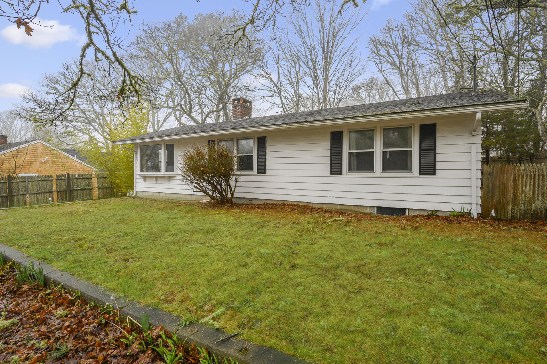 9 Peter Oliver Road Dennis, MA 02660 - Photo 2 of 19 001-photo--8161871