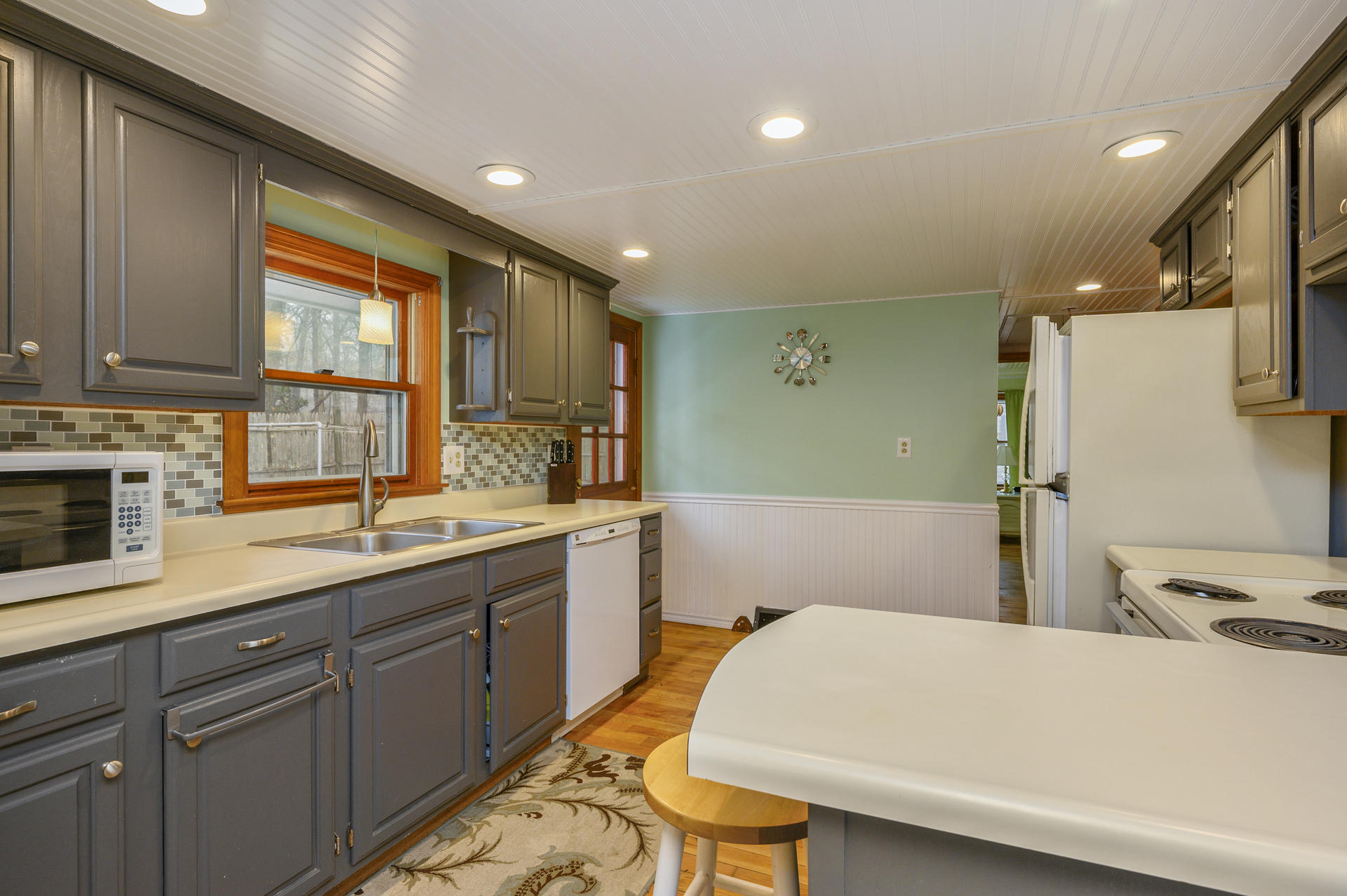 9 Peter Oliver Road Dennis, MA 02660 - Photo 3 of 19 006-photo--8161862