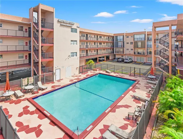 $2,100 | 1855 West 60th Street, Unit 311, Hialeah, FL 33012