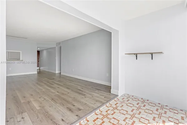 $2,100 | 1855 West 60th Street, Unit 311, Hialeah, FL 33012