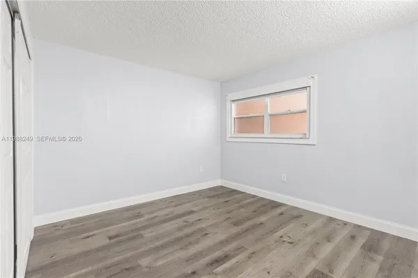 $2,100 | 1855 West 60th Street, Unit 311, Hialeah, FL 33012