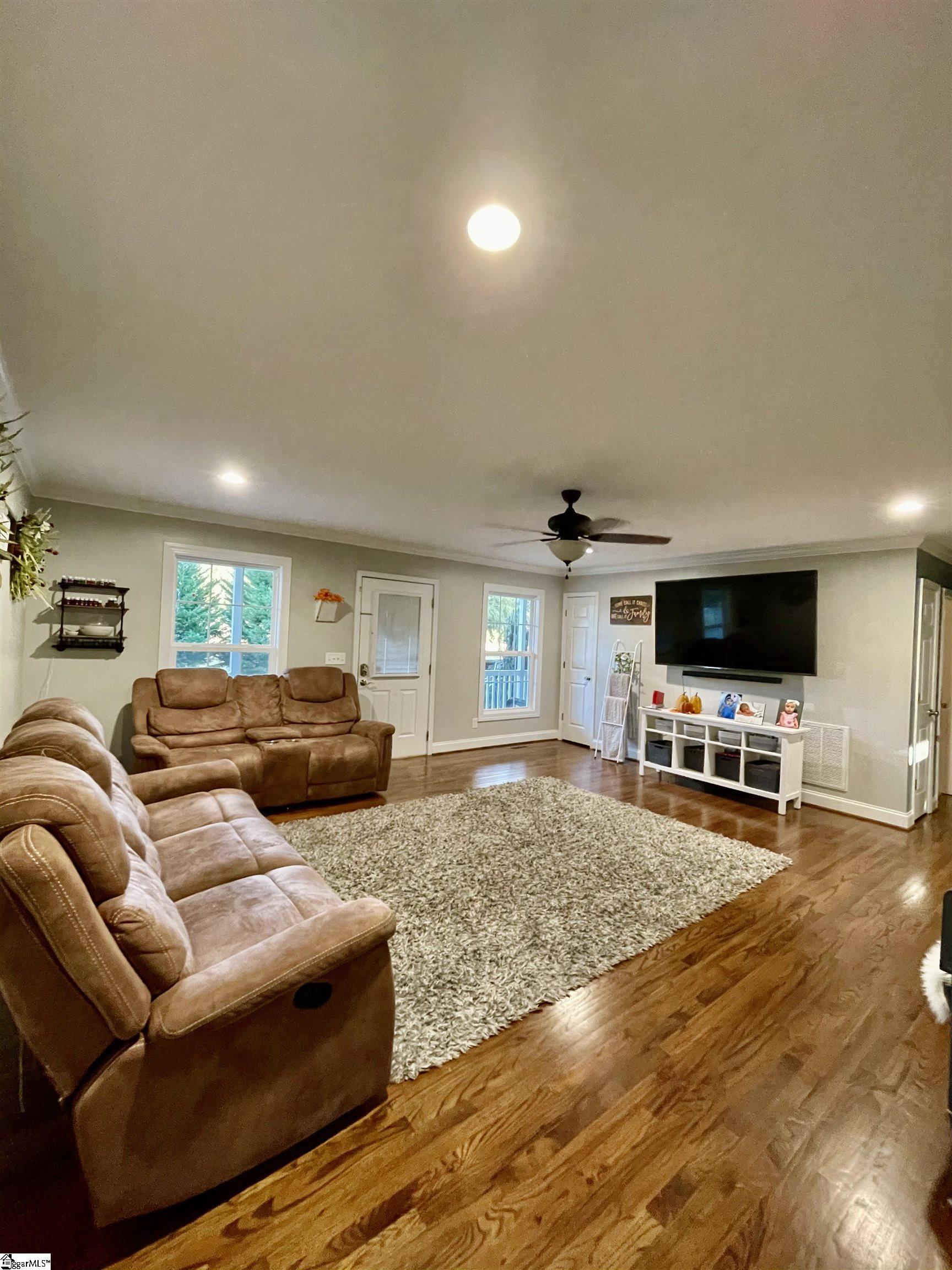 285 Styles Road Taylors, SC 29687 - Photo 3 of 25 Gallery Image 3