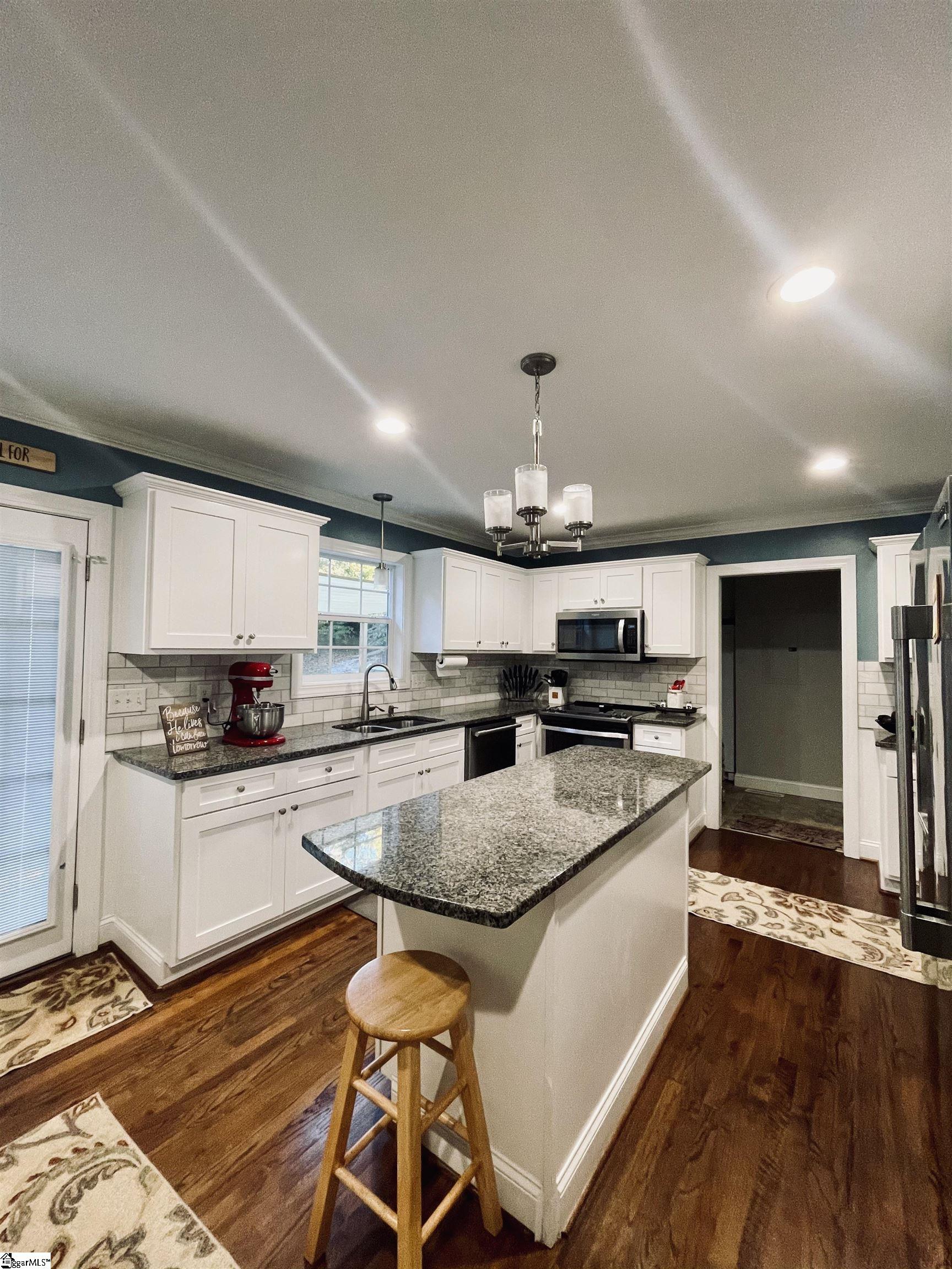 285 Styles Road Taylors, SC 29687 - Photo 6 of 25 Gallery Image 6