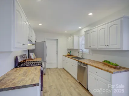 $305,000 | 6030 Featherstone Court, Rock Hill, SC 29732