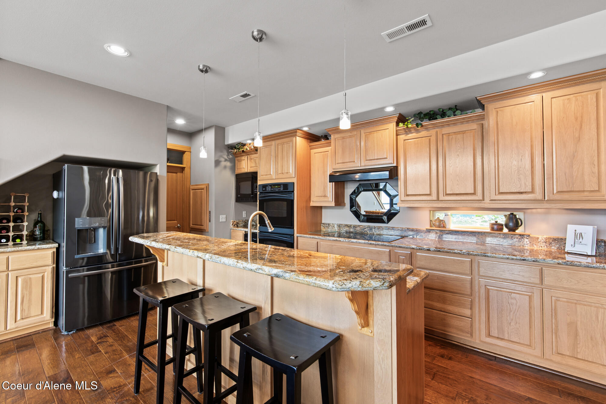 511 South Camp Bay Road Sagle, ID 83860 - Photo 4 of 64 3. kitchen