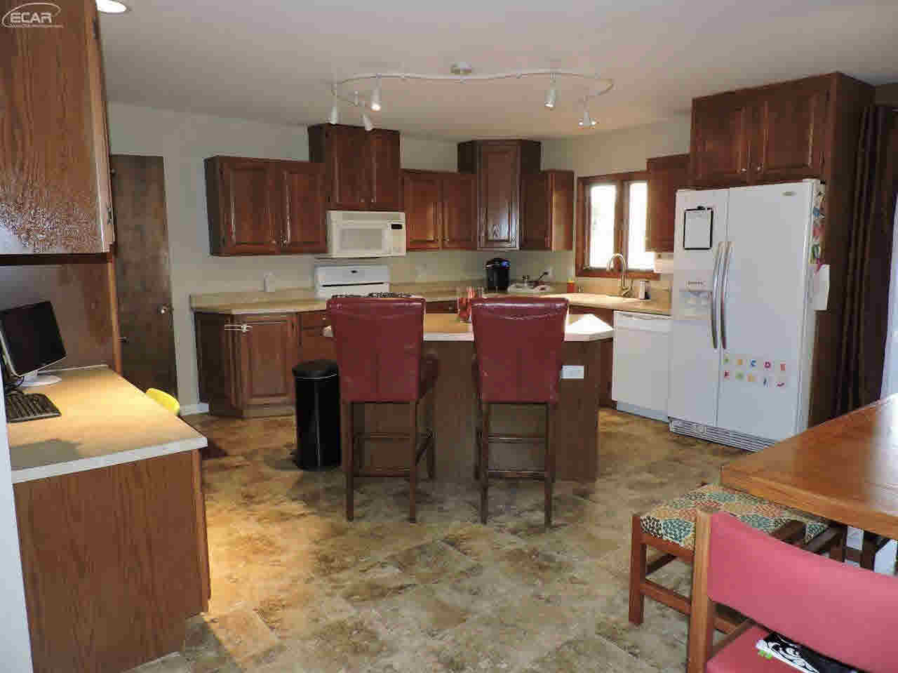1388 Seymour Road Flint, MI 48532 - Photo 7 of 41 21235205-6.JPG