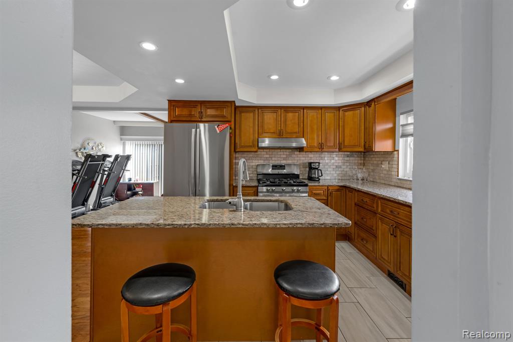 29450 Desmond Drive Warren, MI 48093 - Photo 14 of 49
