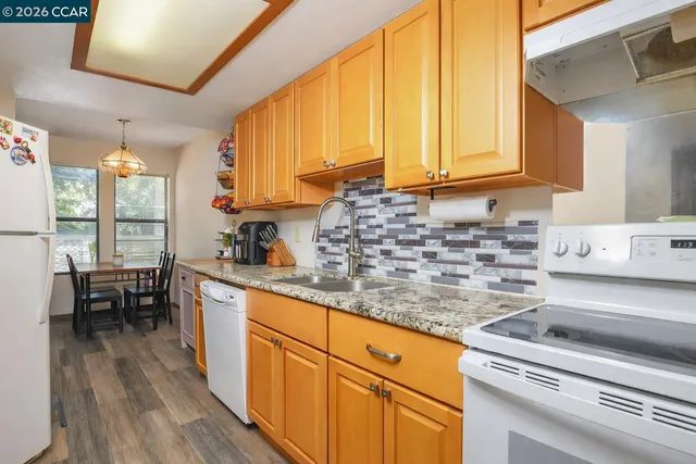 $399,000 | 130 Creekside Court, El Sobrante, CA 94803