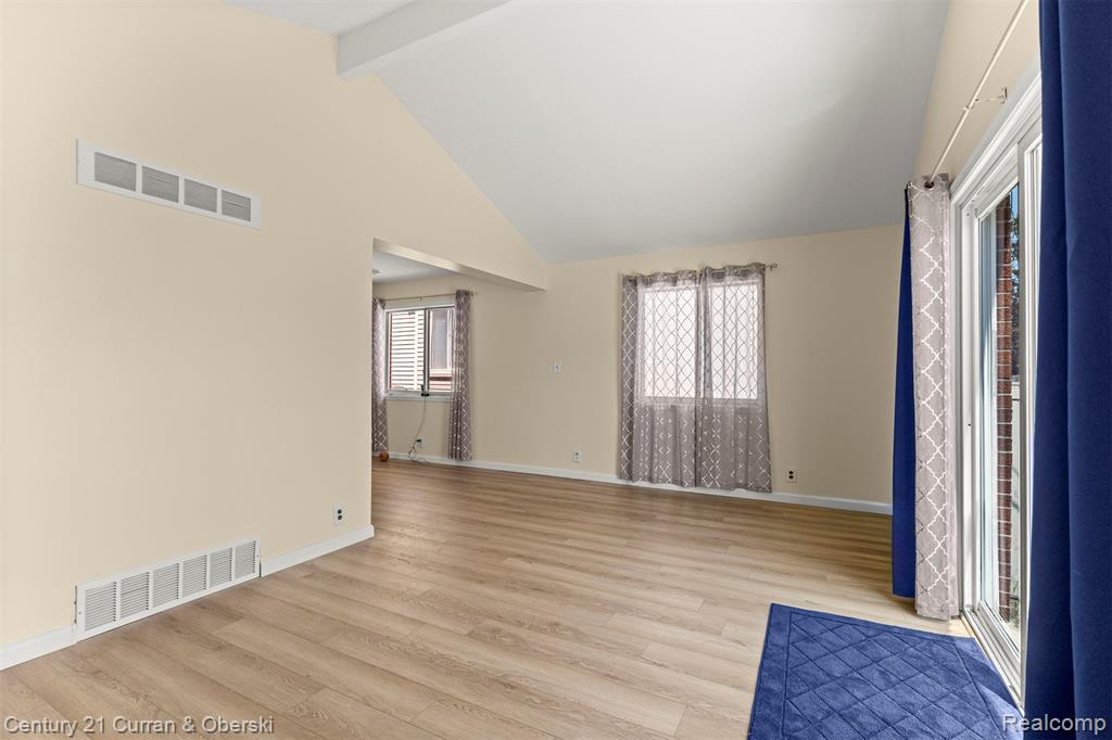 5110 Maple Street Dearborn, MI 48126 - Photo 16 of 45