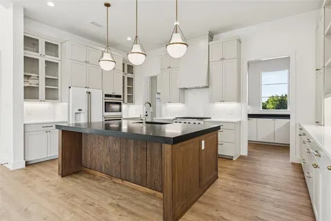 $1,350,000 | 4930 Magnolia Trail, Midlothian, TX 76065