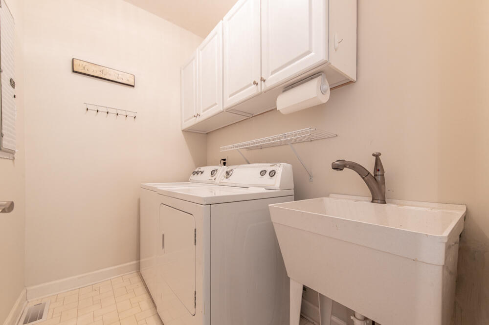 2256 Club Drive Aiken, SC 29803 - Photo 20 of 36 Laundry Room with Utility Sink!