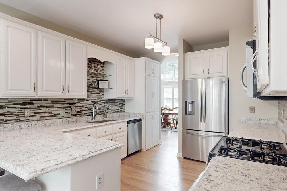 2256 Club Drive Aiken, SC 29803 - Photo 9 of 36 Quartz countertops!
