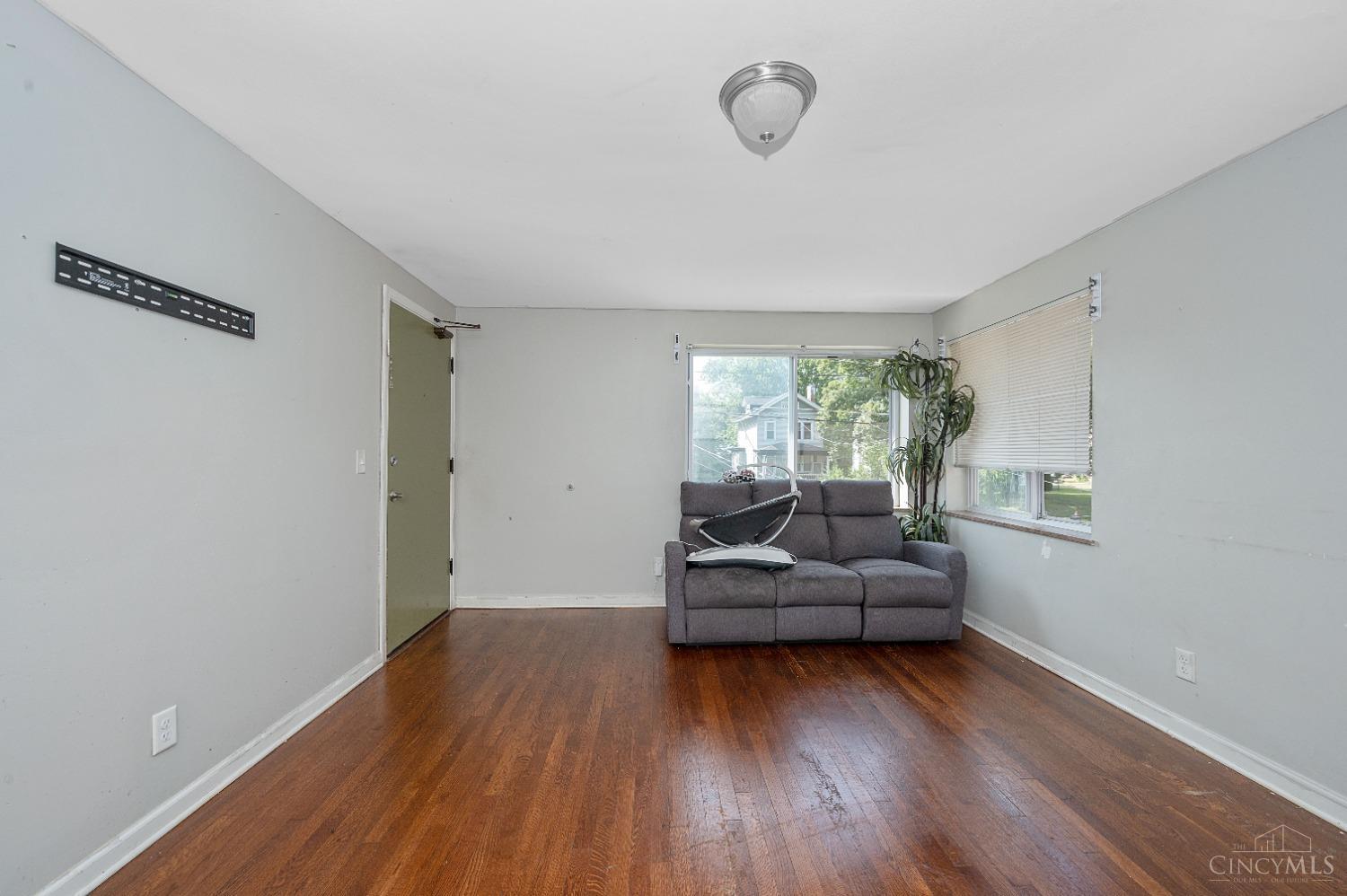 74 East Galbraith Road Cincinnati, OH 45216 - Photo 4 of 20 Gallery Image 4
