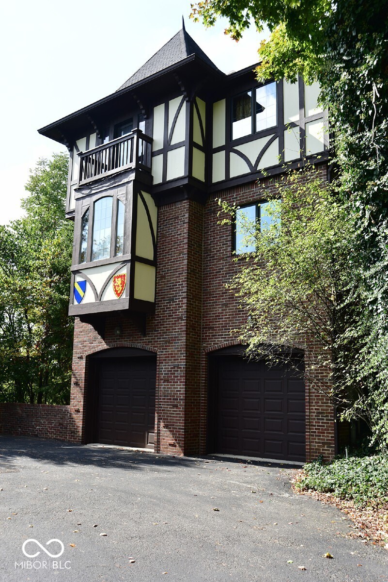 6412 Fall Creek Road Indianapolis, IN 46220 - Photo 4 of 50