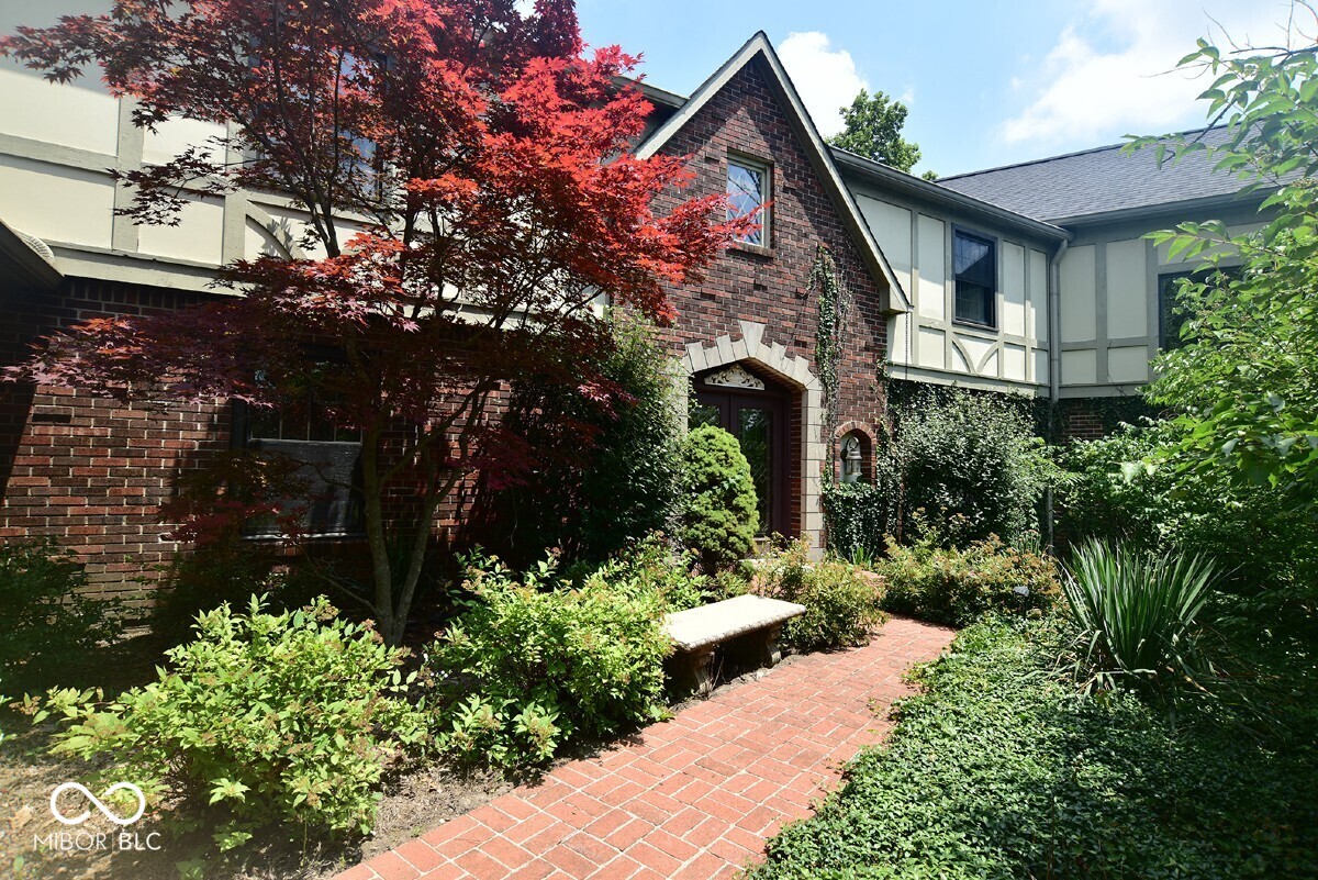 6412 Fall Creek Road Indianapolis, IN 46220 - Photo 5 of 50