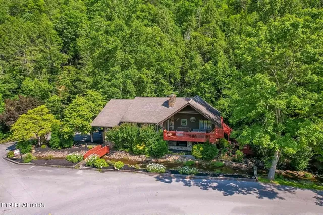 $1,400,000 | 3669 Lindsey Mill Road, Gatlinburg, TN 37738
