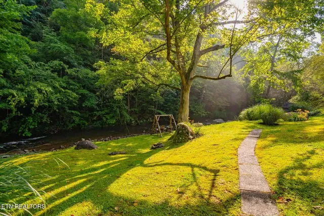 $1,400,000 | 3669 Lindsey Mill Road, Gatlinburg, TN 37738